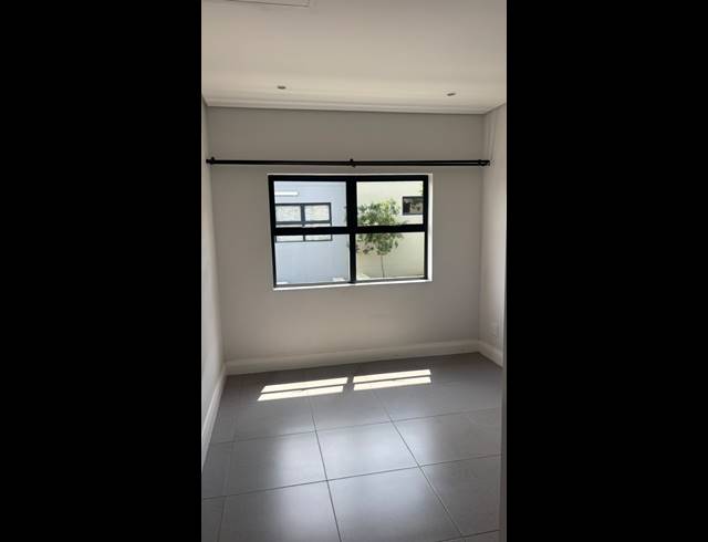 3 BEDROOM TOWNHOUSE FOR SALE IN PALM LAKES ESTATE